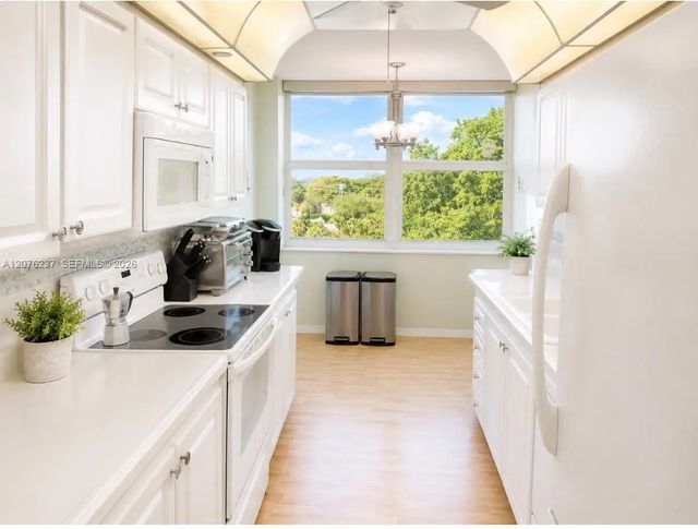 3 of 12 - 1100 Saint Charles Place #504, Pembroke Pines, FL