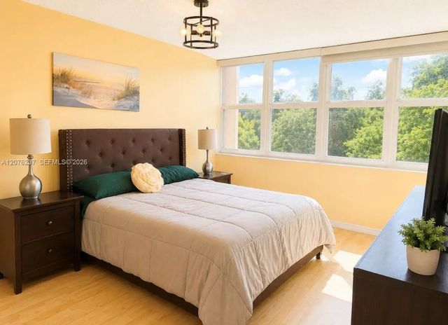 5 of 12 - 1100 Saint Charles Place #504, Pembroke Pines, FL