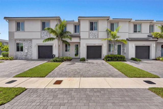 2 of 29 - 746 Se 14th Street, Homestead, FL