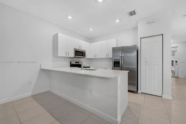 5 of 29 - 746 Se 14th Street, Homestead, FL