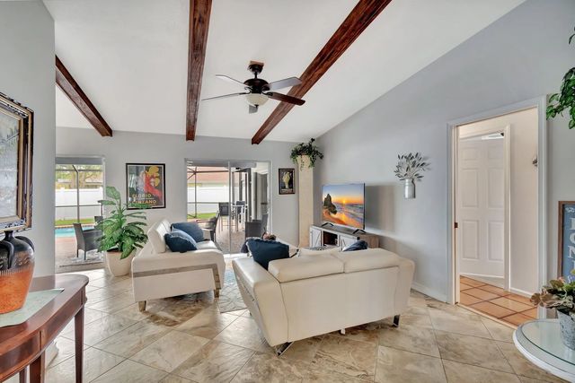 5 of 35 - 577 Sw 24th Avenue, Boynton Beach, FL