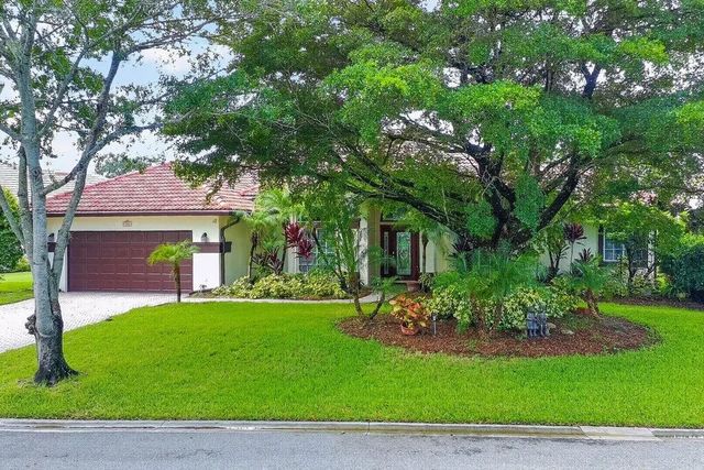 913 Sw Lighthouse Drive, Palm City