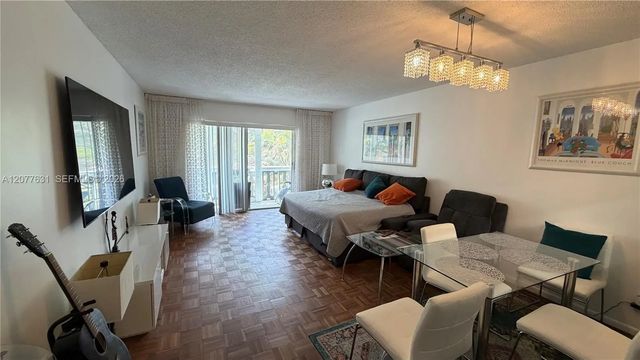3 of 17 - 233 Ne 14th Avenue #205, Hallandale Beach, FL
