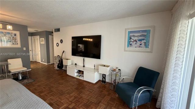 5 of 17 - 233 Ne 14th Avenue #205, Hallandale Beach, FL