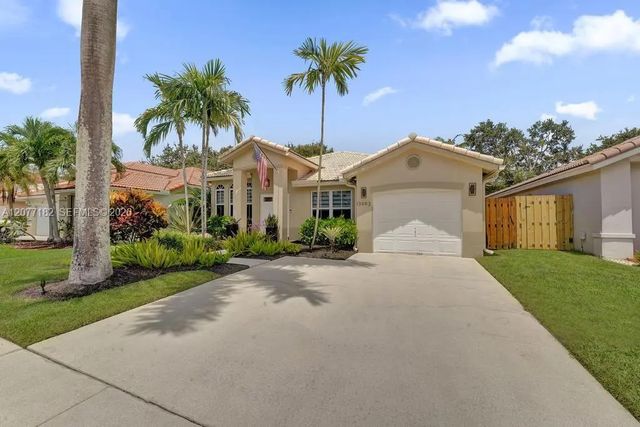 2 of 38 - 13993 N Cypress Cove Circle, Davie, FL