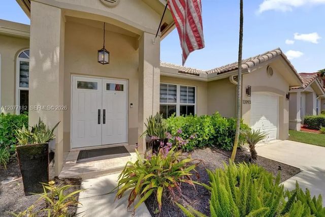 3 of 38 - 13993 N Cypress Cove Circle, Davie, FL