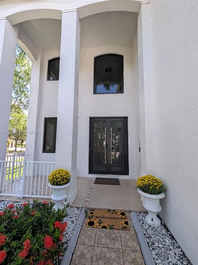 2 of 38 - 1073 Allamanda Way, Weston, FL