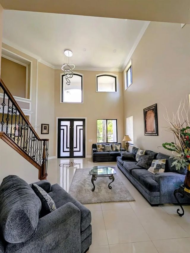 4 of 38 - 1073 Allamanda Way, Weston, FL