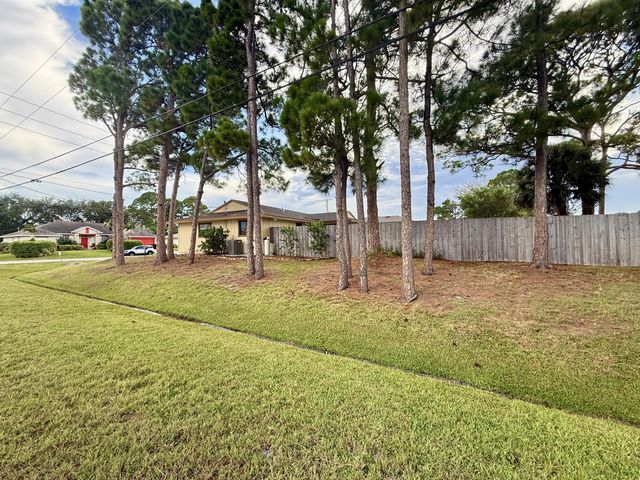 4 of 15 - 603 Sw Todd Avenue, Port St. Lucie, FL