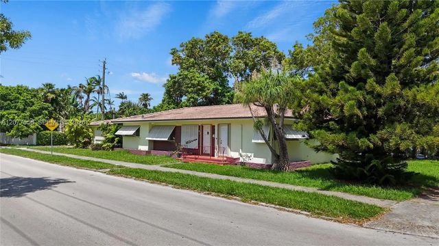 2 of 41 - 425 S 15th Avenue, Hollywood, FL