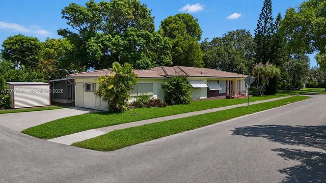 3 of 41 - 425 S 15th Avenue, Hollywood, FL