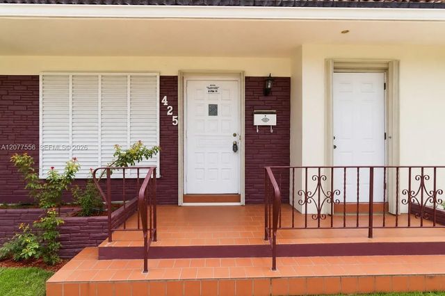 5 of 41 - 425 S 15th Avenue, Hollywood, FL