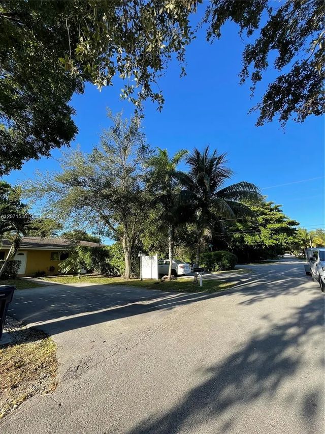 2 of 28 - 5801-5805 Sw 61st Street, Miami, FL