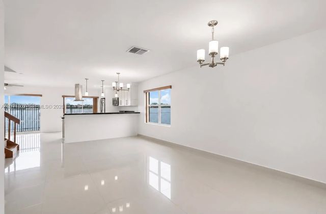 4 of 21 - 2561 W 60th Place #102-1, Hialeah, FL