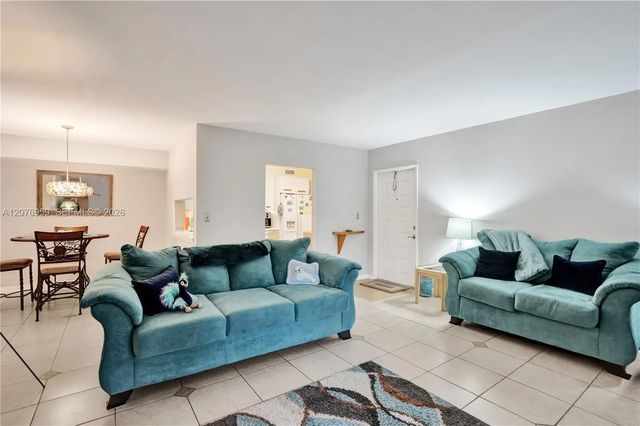 5 of 32 - 3017 N Oakland Forest Drive #208, Oakland Park, FL