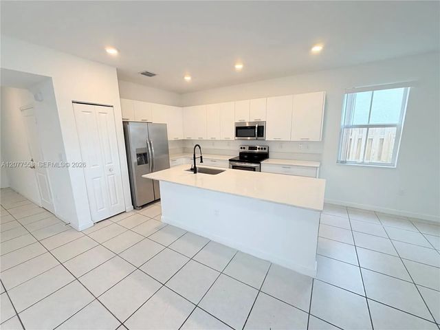 4 of 40 - 2405 Nw 131st Circle, Miami, FL