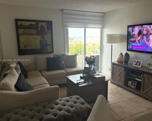 2 of 3 - 4550 Nw 9th Street #821e, Miami, FL