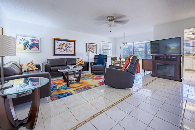 5 of 18 - 4047 Nw 16th Street #307, Lauderhill, FL