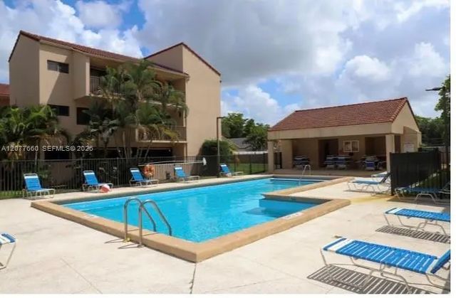 6305 Gage Place #309a, Miami Lakes