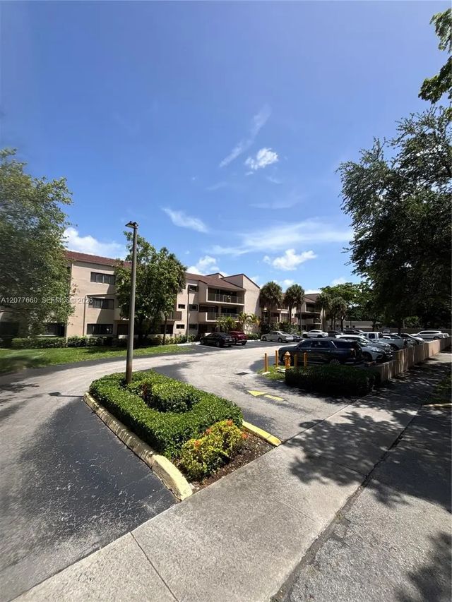 3 of 30 - 6305 Gage Place #309a, Miami Lakes, FL