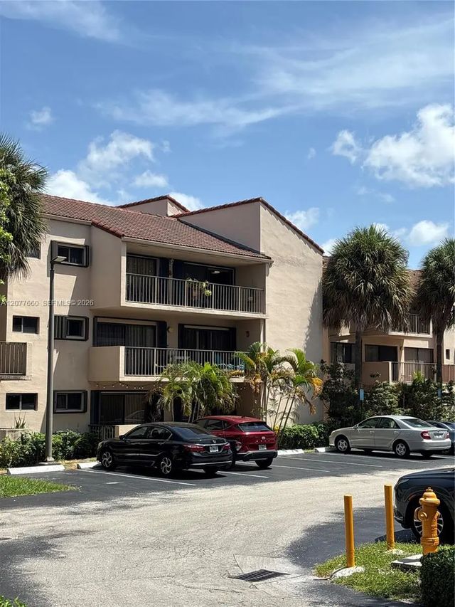 4 of 30 - 6305 Gage Place #309a, Miami Lakes, FL