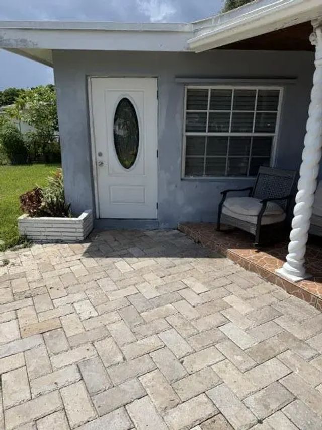 3 of 8 - 2227 Wiley Court, Hollywood, FL