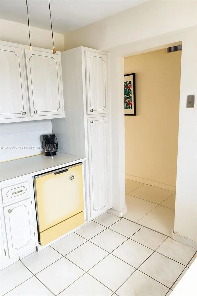 5 of 17 - 610 Ne 12th Avenue #308, Hallandale Beach, FL