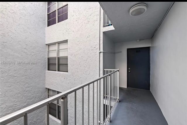 2 of 17 - 9400 Live Oak Place #205, Davie, FL