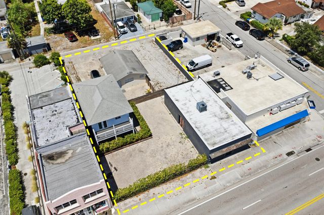 3 of 30 - 523 N Dixie Highway, Lake Worth Beach, FL