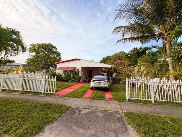 1440 Ne 136th Street, North Miami