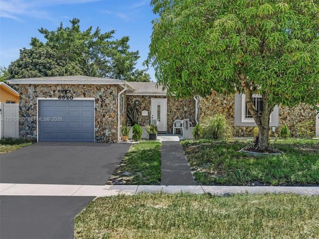 6520 Sw 7th Court, North Lauderdale