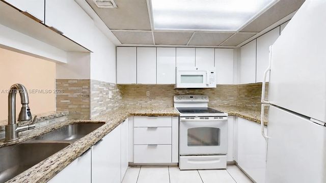 3 of 11 - 8275 Sw 152nd Avenue #d-209, Miami, FL