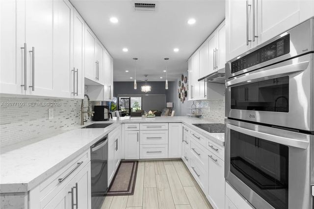 1064 Nw 97th Avenue #219, Pembroke Pines
