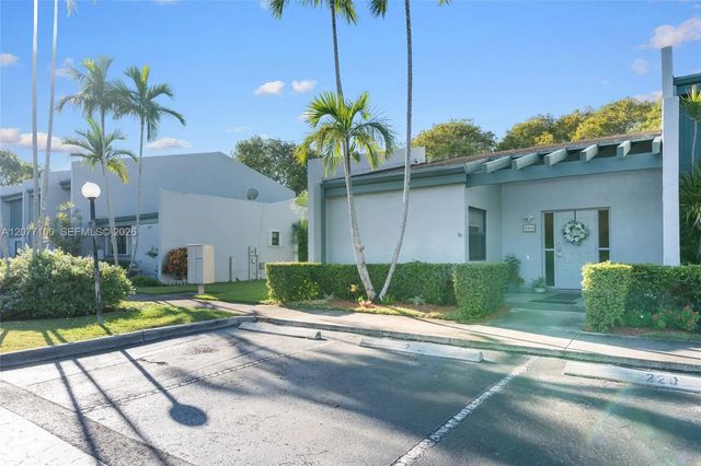 4 of 46 - 1064 Nw 97th Avenue #219, Pembroke Pines, FL