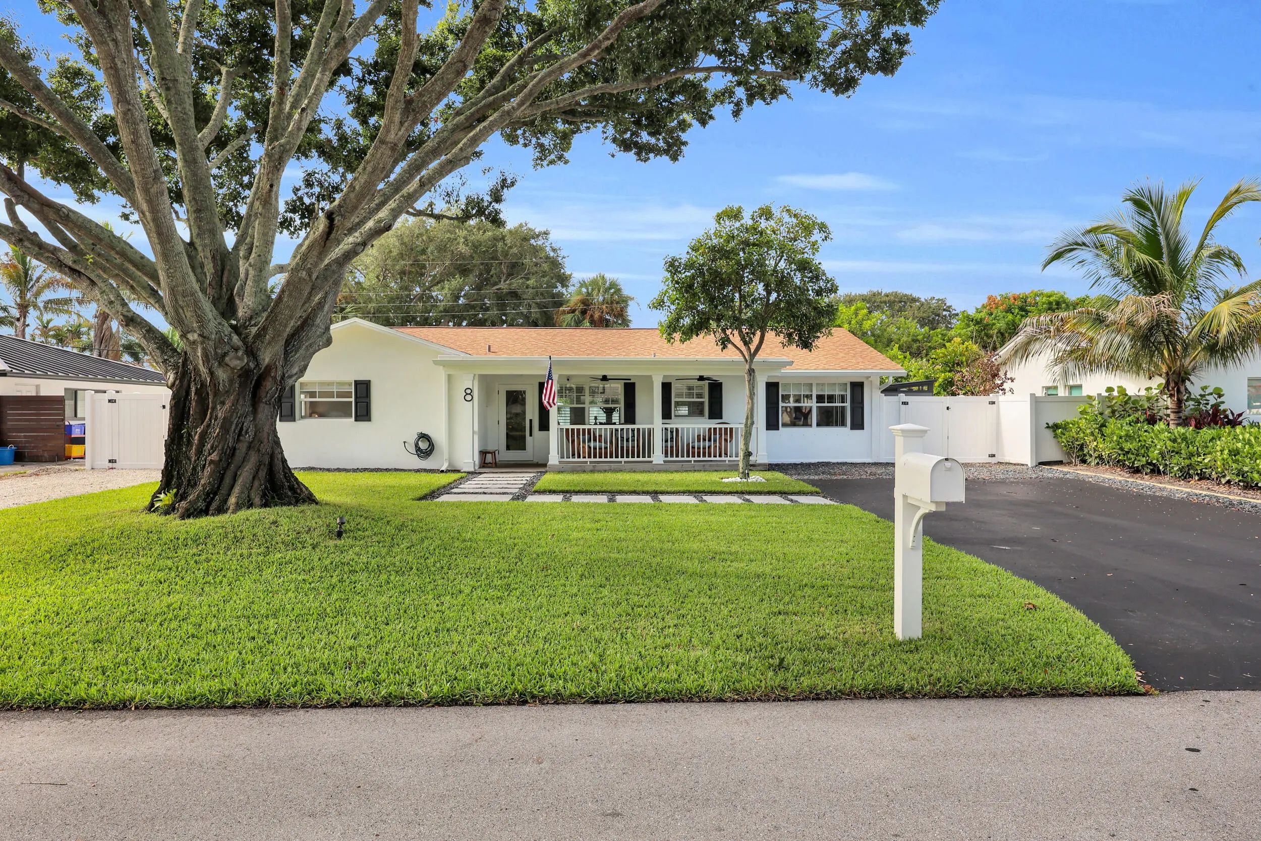 8 Windsor Road W, Jupiter property for sale