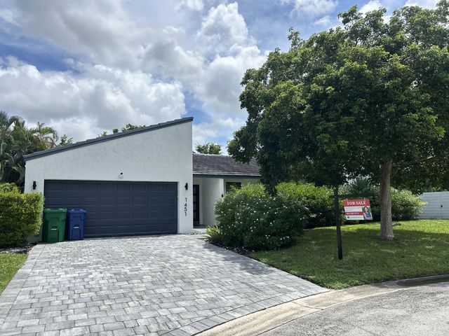 1451 Nw 81st Avenue, Coral Springs