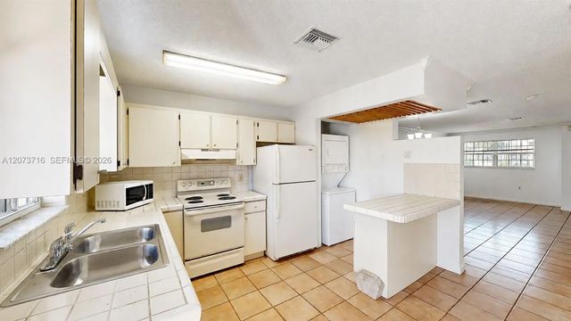 4 of 17 - 6415 Sw 129th Place #2403, Miami, FL