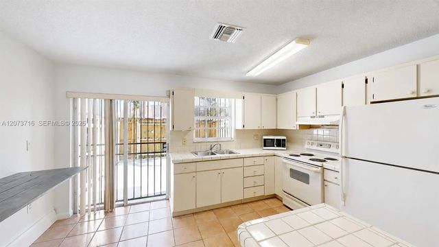5 of 17 - 6415 Sw 129th Place #2403, Miami, FL