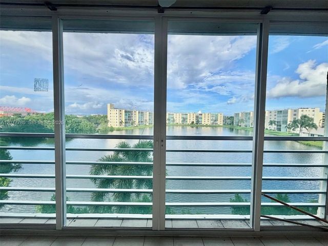 2 of 19 - 141 Se 3rd Avenue #402, Dania Beach, FL
