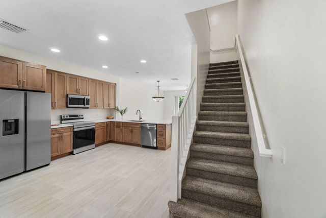 4 of 40 - 1182 Pinewood Lake Court, Greenacres, FL