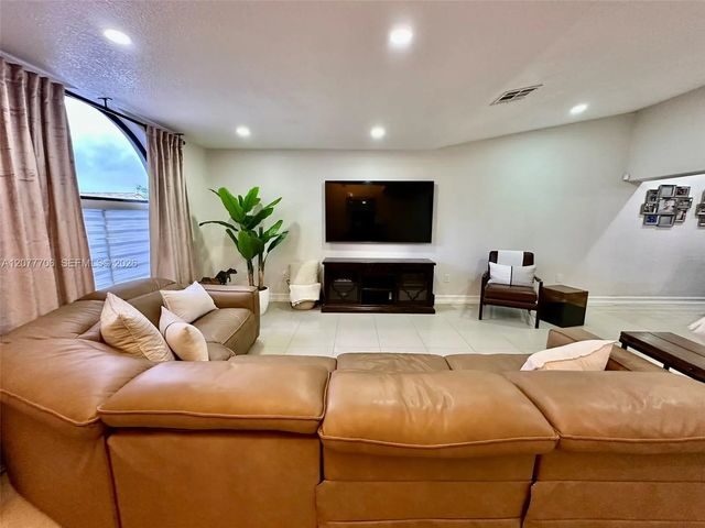 4 of 28 - 9021 Nw 150th Terrace, Miami Lakes, FL