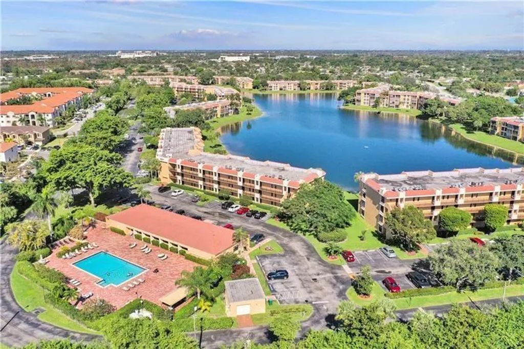 6114 Coral Lake Drive, Margate