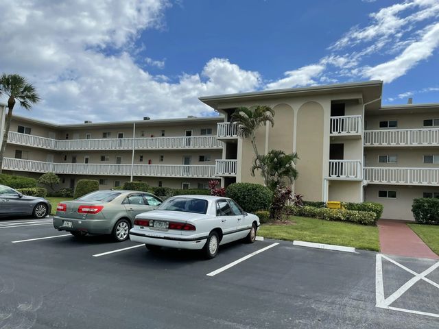 2668 Garden Drive N #311, Lake Worth