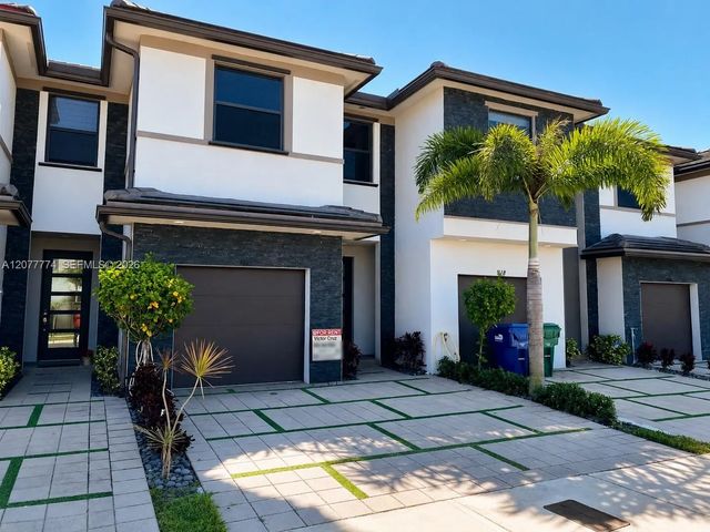 9116 Nw 158th Street, Miami Lakes
