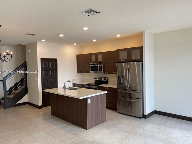 4 of 12 - 9116 Nw 158th Street, Miami Lakes, FL