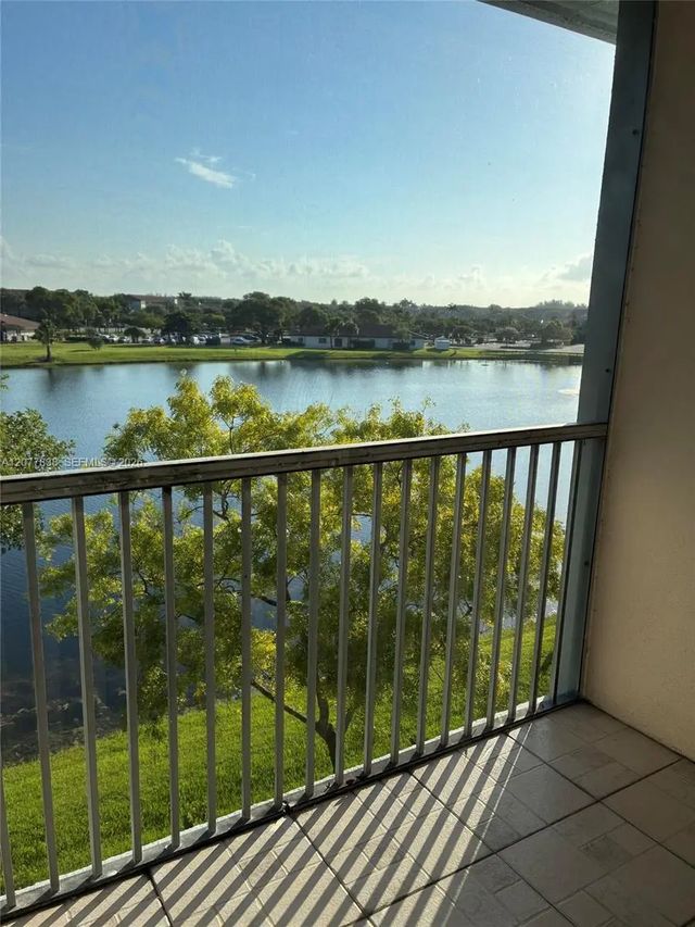 1251 Sw 134th Way #405a, Pembroke Pines