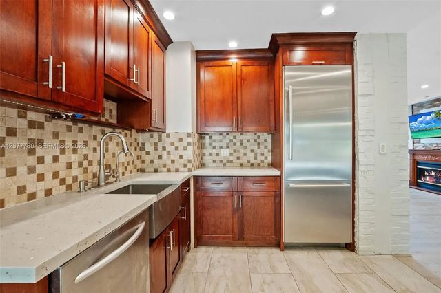 4 of 25 - 2725 Ne 21st Avenue, Fort Lauderdale, FL