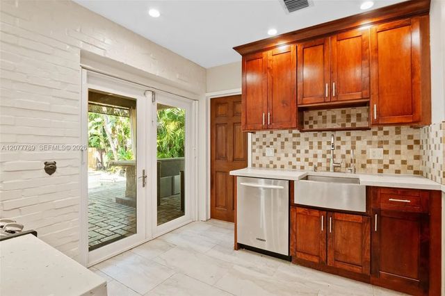 5 of 25 - 2725 Ne 21st Avenue, Fort Lauderdale, FL