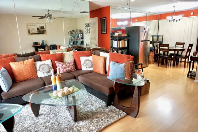 4 of 26 - 4405 Nw 48th Avenue, Tamarac, FL