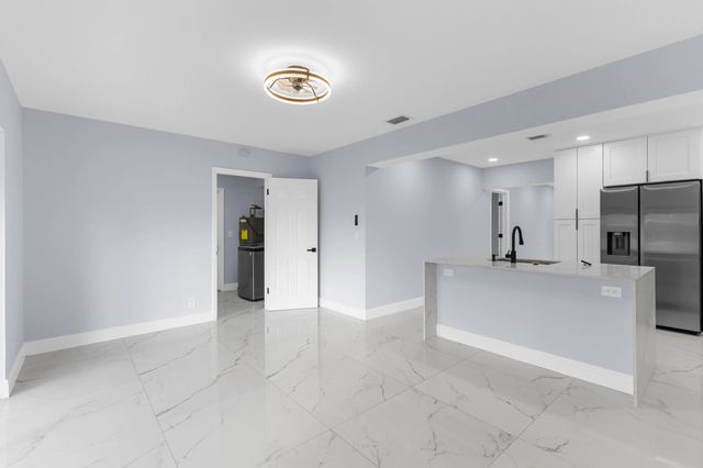 4 of 25 - 1772 Nw 38th Street, Oakland Park, FL